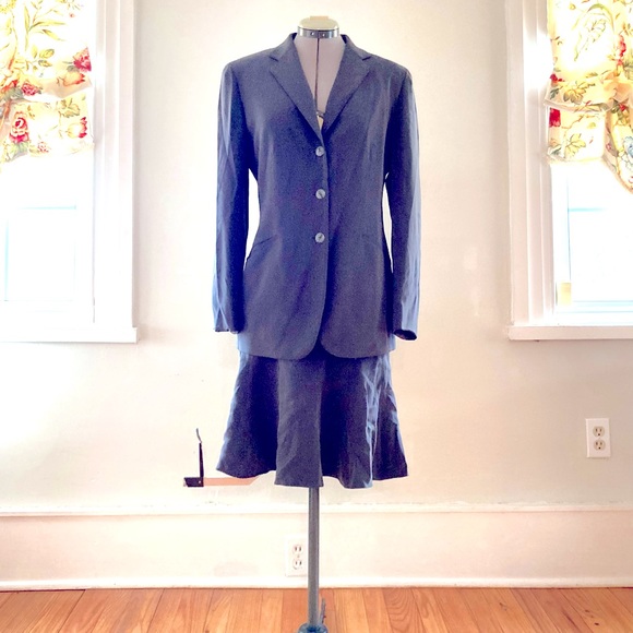 Jones NY, 3 Piece Silk Suit, Size 4 - Picture 2 of 12